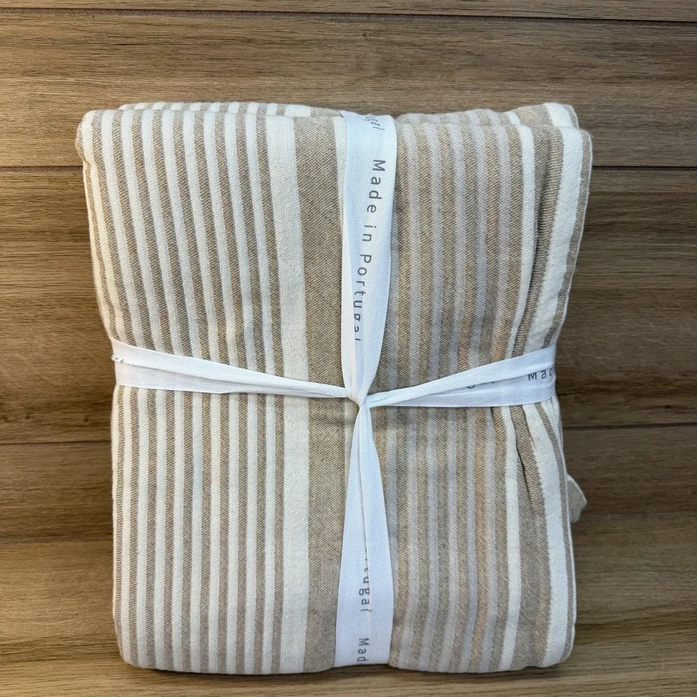 DOCOFIL White Coverlet 100% Cotton QUEEN Quilt Blanket Beige Stripes